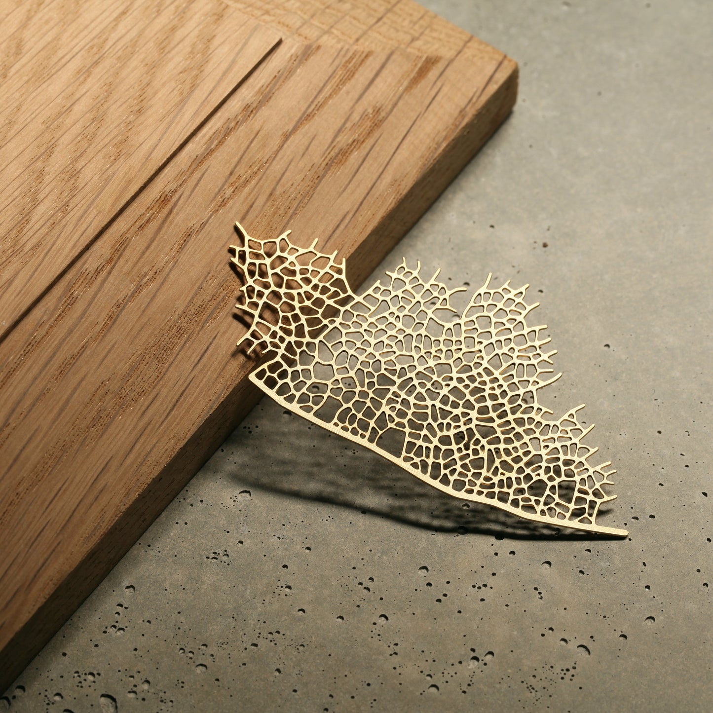 moorigin|葉脈胸針