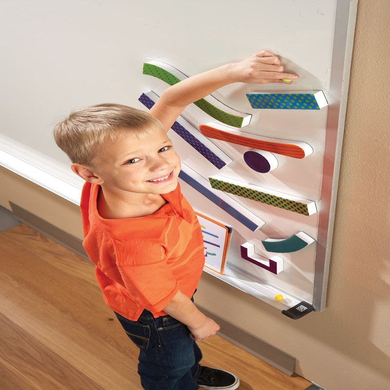 《磁性彈珠台》